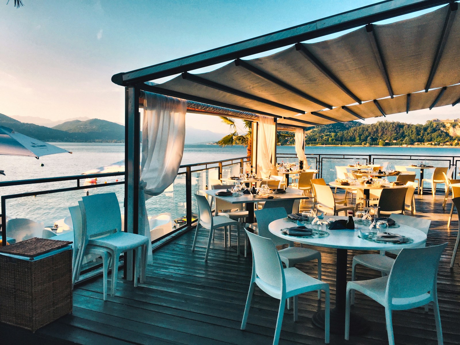 San Francisco's Most Incredible Restaurants: The Only Top 10 List You Need. a restaurant with a view of the water